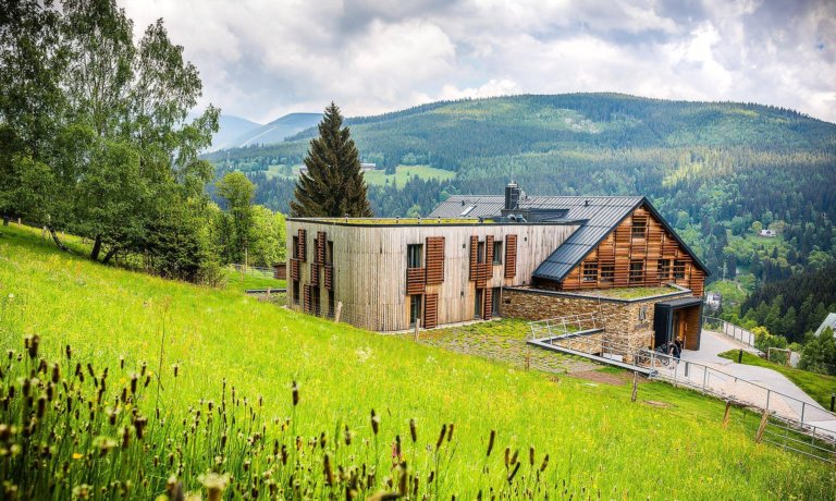 ANTISTRESOVÝ JÓGA VÍKEND – resort Amenity Špindl – LISTOPAD 2023 s Kateřinou Nesládkovou
