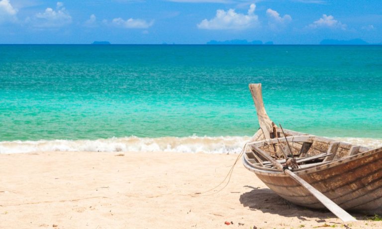 YOGA RETREAT V THAJSKU – Ko Lanta – ÚNOR 2025 s Martinou Ježkovou