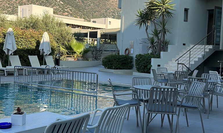 Nikola Odvárková jóga Villas Resorts 84B42244 C89E 46A9 91E9 353FB0AAD48C
