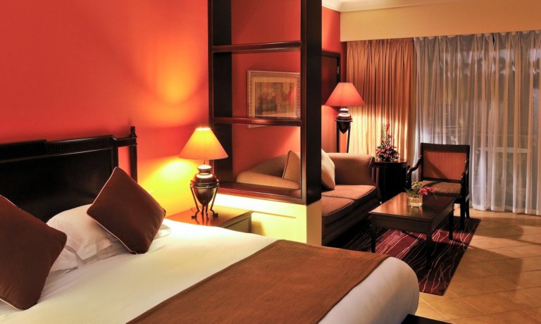 DeluxeRoom