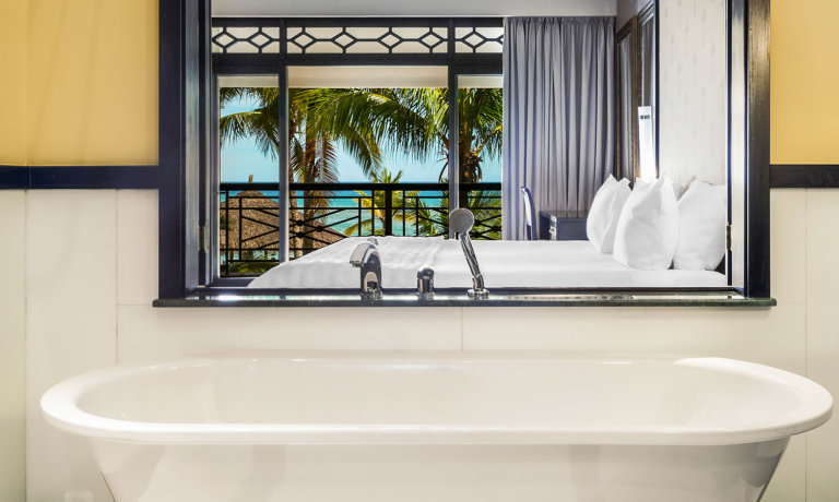 Nirvana Premium Ocean View Bathroom 1